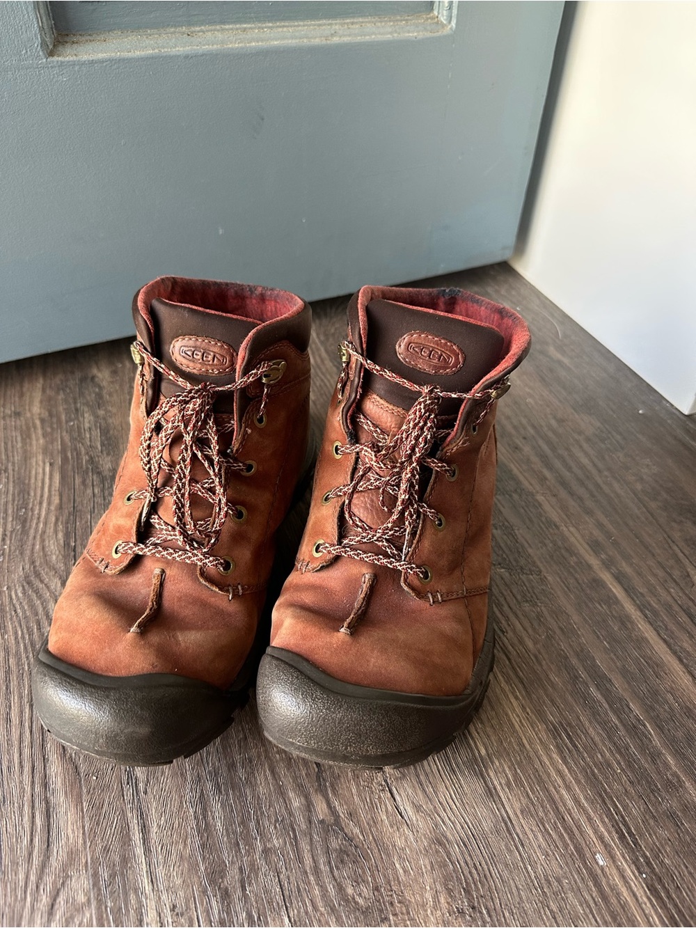 Keen Kaci Women’s Hiking Boot, Size 11